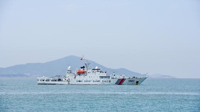 昼夜追击！海警成功抓获2艘非法捕捞渔船