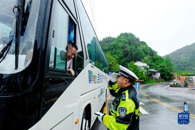 中国人民警察节｜致敬！剑胆琴心护平安