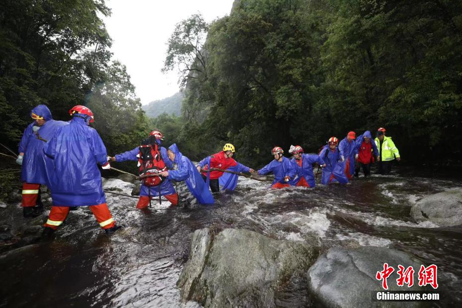 云南大理苍山13名失联人员全部找到 直击搜救现场