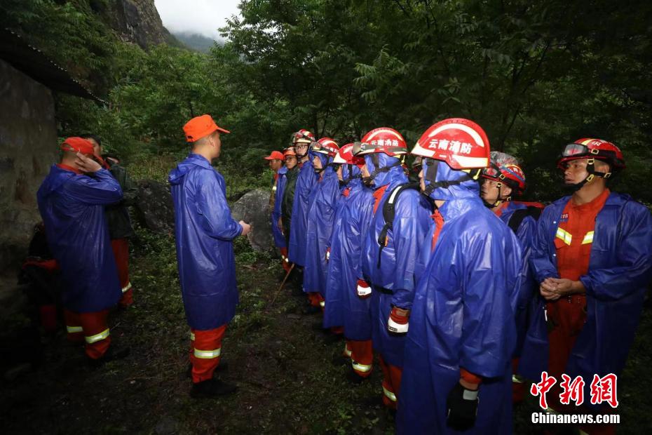 云南大理苍山13名失联人员全部找到 直击搜救现场