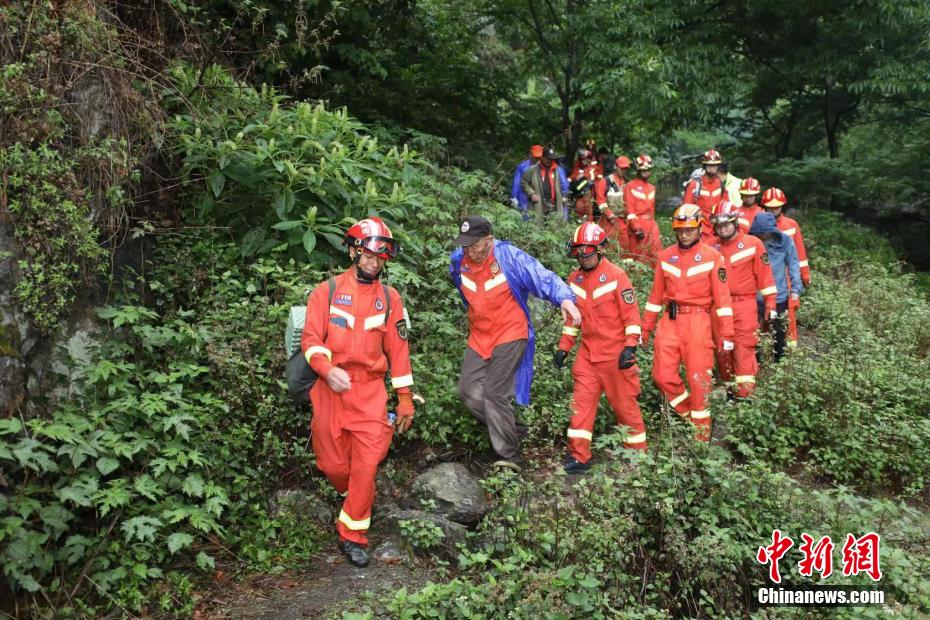 云南大理苍山13名失联人员全部找到 直击搜救现场