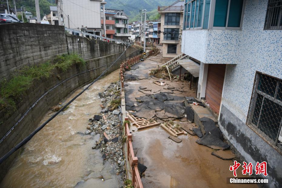 杭州富阳遭遇短时强降雨已致5人死亡、3人失联