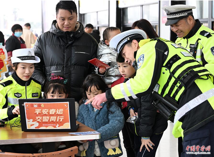 倾心守护平安 温暖春运旅途