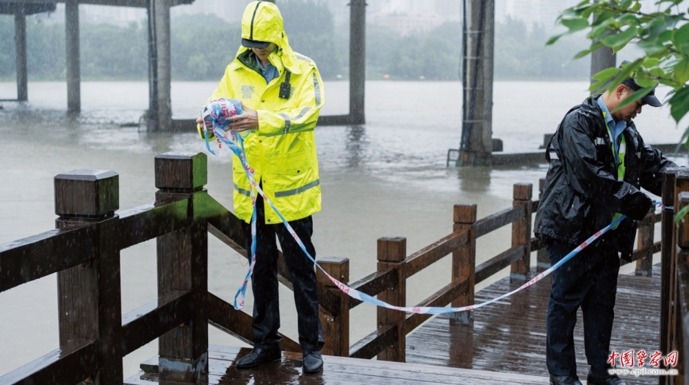 筑牢防汛“安全堤” 筑牢防汛“安全堤”