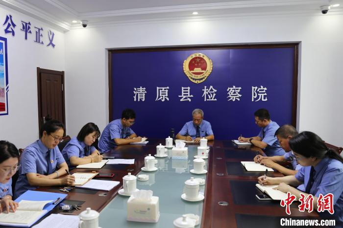 “全国模范检察官”潘非琼:公诉席上的忠诚卫士