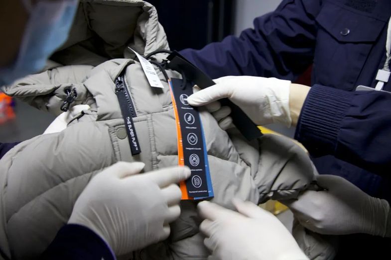 案值超7亿元!大连破获快件渠道走私服装大案