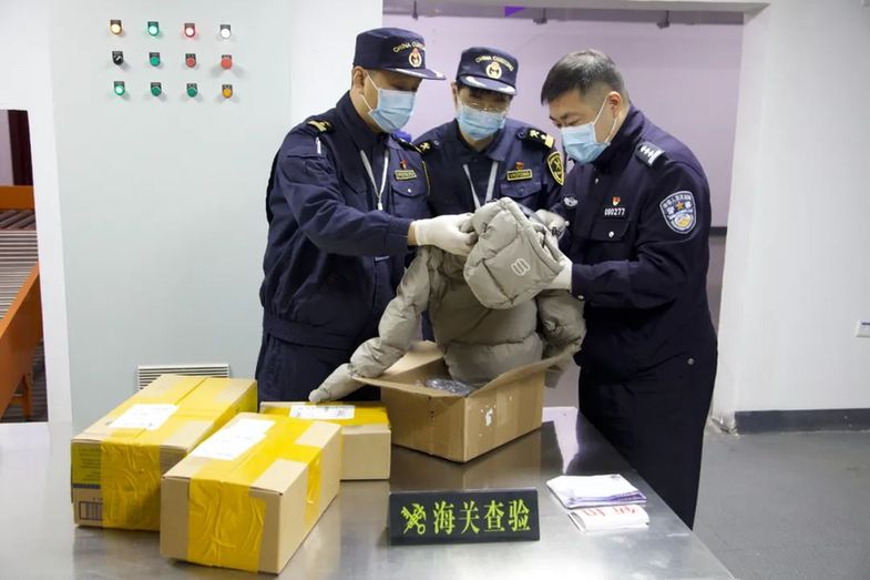 案值超7亿元!大连破获快件渠道走私服装大案