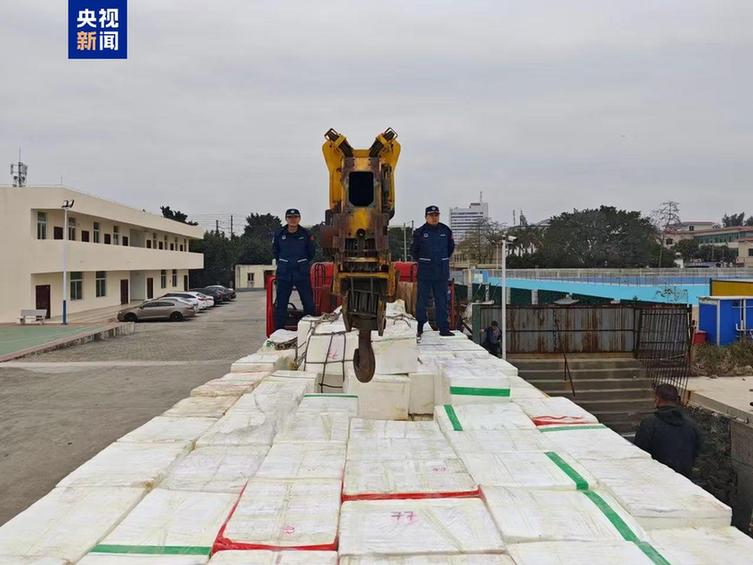 共计4.13吨!广西北海海警查获一起涉嫌走私水果案