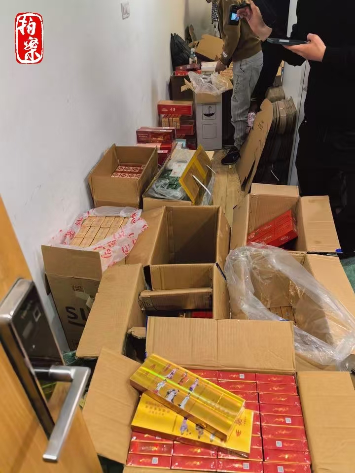 拍案丨打着快递站的幌子卖假烟,这团伙真“刑”!