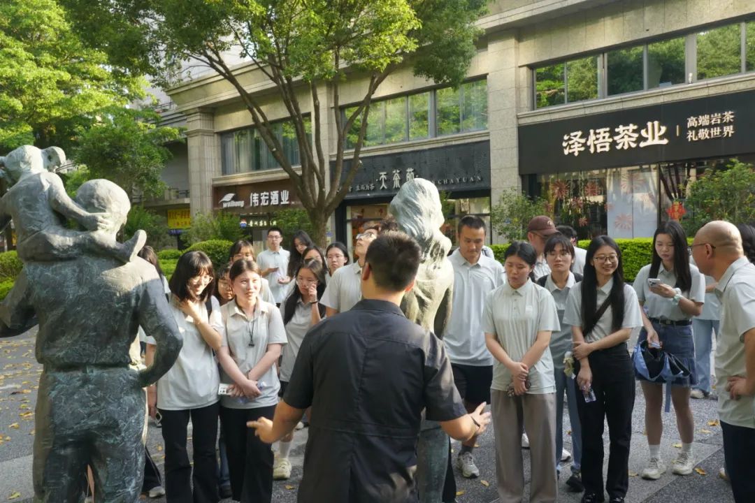 从教科书到法庭 双向赋能共育法治英才