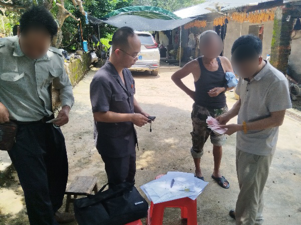 用“六尺巷”故事解开“心结” 用“六尺巷”故事解开“心结”