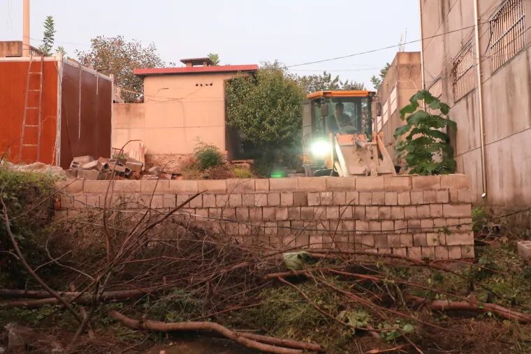 从“添堵小屋”到“畅通巷陌”——兰陵法院“十度执行”续写“六尺巷”故事