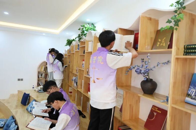 全国法院系统首家法治乡愁书屋落地大理古城法庭 全国法院系统首家法治乡愁书屋落地大理古城法庭