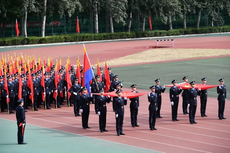 中国人民公安大学举行2025年新生警务化管理教育与训练汇报演练 中国人民公安大学举行2025年新生警务化管理教育与训练汇报演练