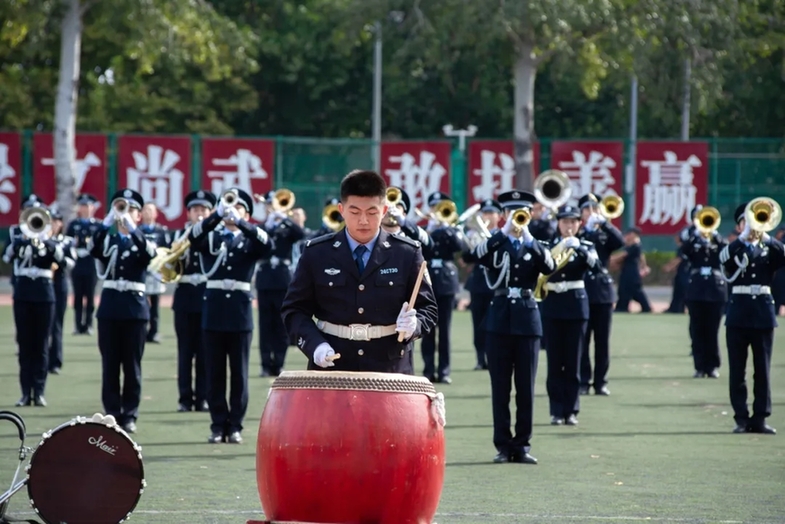 中国人民公安大学举行2025年新生警务化管理教育与训练汇报演练 中国人民公安大学举行2025年新生警务化管理教育与训练汇报演练