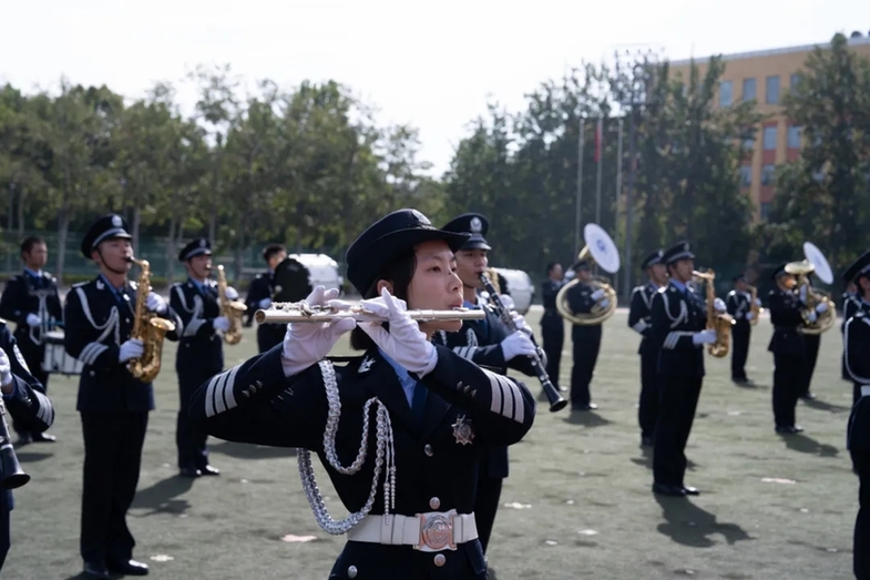 中国人民公安大学举行2025年新生警务化管理教育与训练汇报演练 中国人民公安大学举行2025年新生警务化管理教育与训练汇报演练