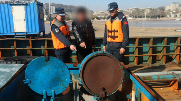 浙江舟山海警局查获一起走私成品油案 浙江舟山海警局查获一起走私成品油案