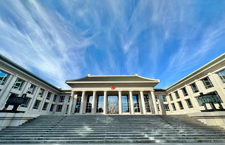 近三年全国检察机关共支持农民工起诉10万余件