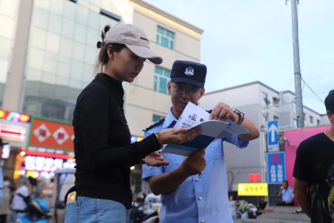 “民警‘生意’简直好到爆！”