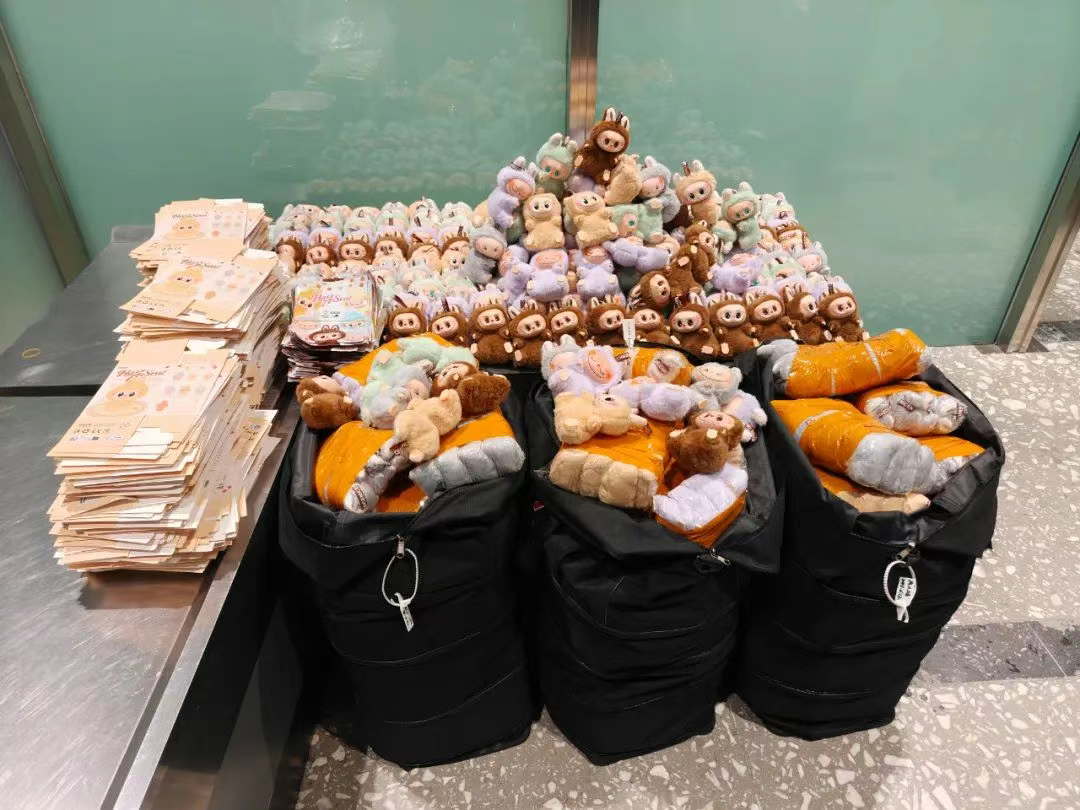 想靠盗版泡泡玛特发财?海关:全部扣留