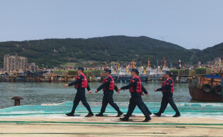 中国海警局东海分局重拳打击惩治涉海毒品犯罪活动
