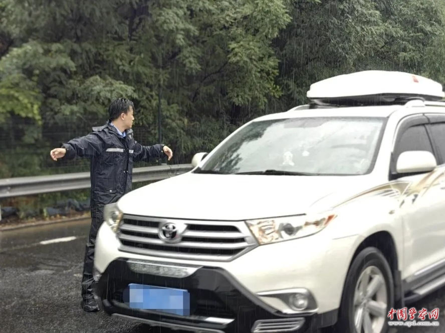 北京全力开展防汛救援工作