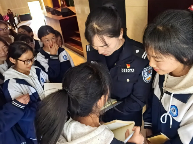 女警专案组长：让我在办案部门退休……