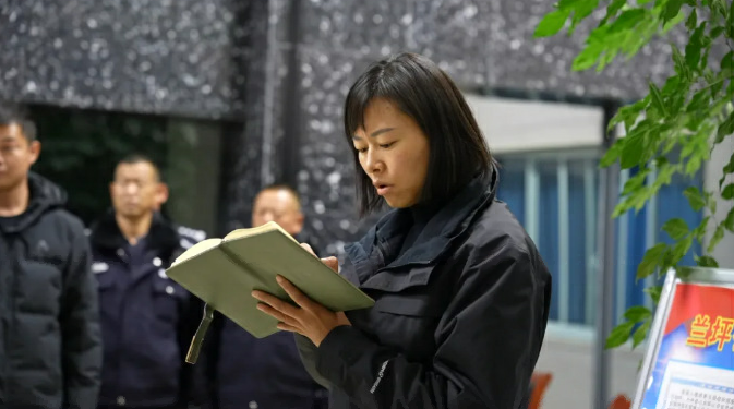 女警专案组长：让我在办案部门退休……