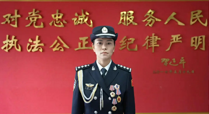 女警专案组长：让我在办案部门退休……