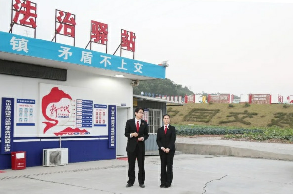 广西人大代表赵丽娟：手握民意话筒，心惦司法天平