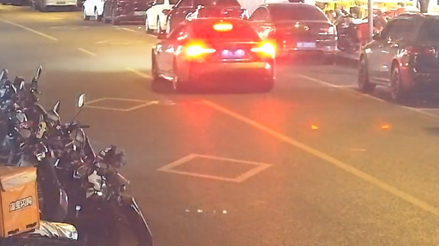 凌晨猛轰油门“炸街”被举报 驾驶员被挡获并行拘5天